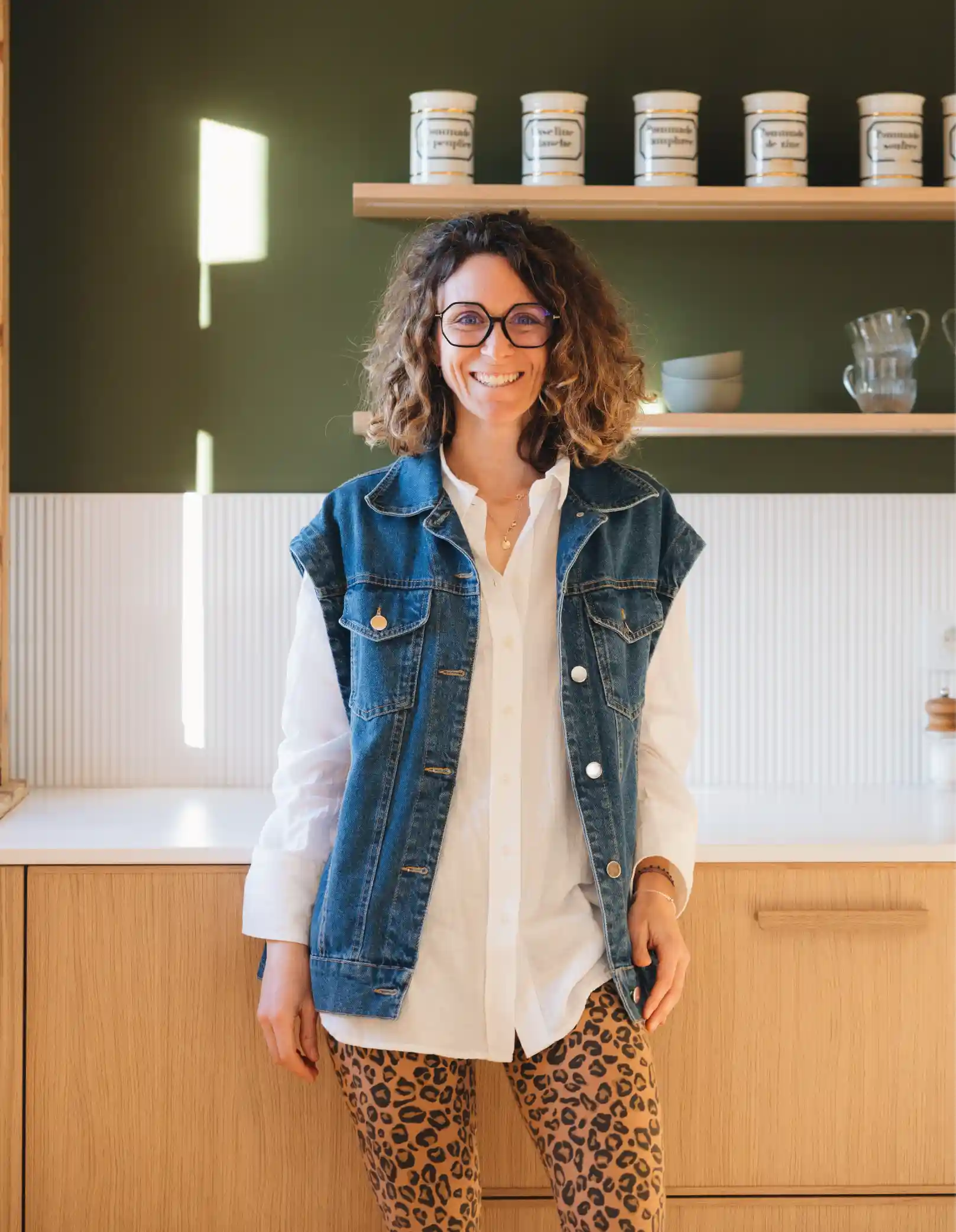 Émilie Joly-Pottuz (Inside Interior Design) - Cuisine Morel - Megeve - Modèle Atelier placage chêne